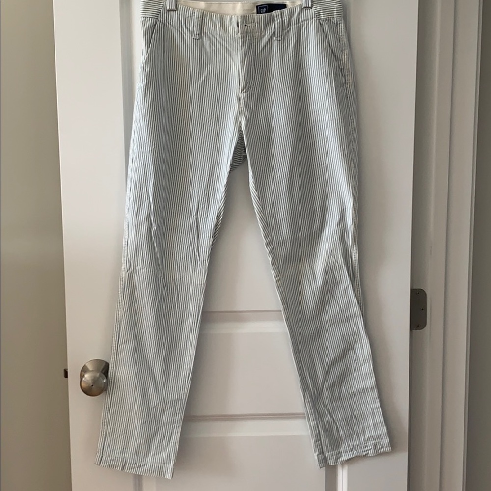 GAP seersucker blue and white stripe pants